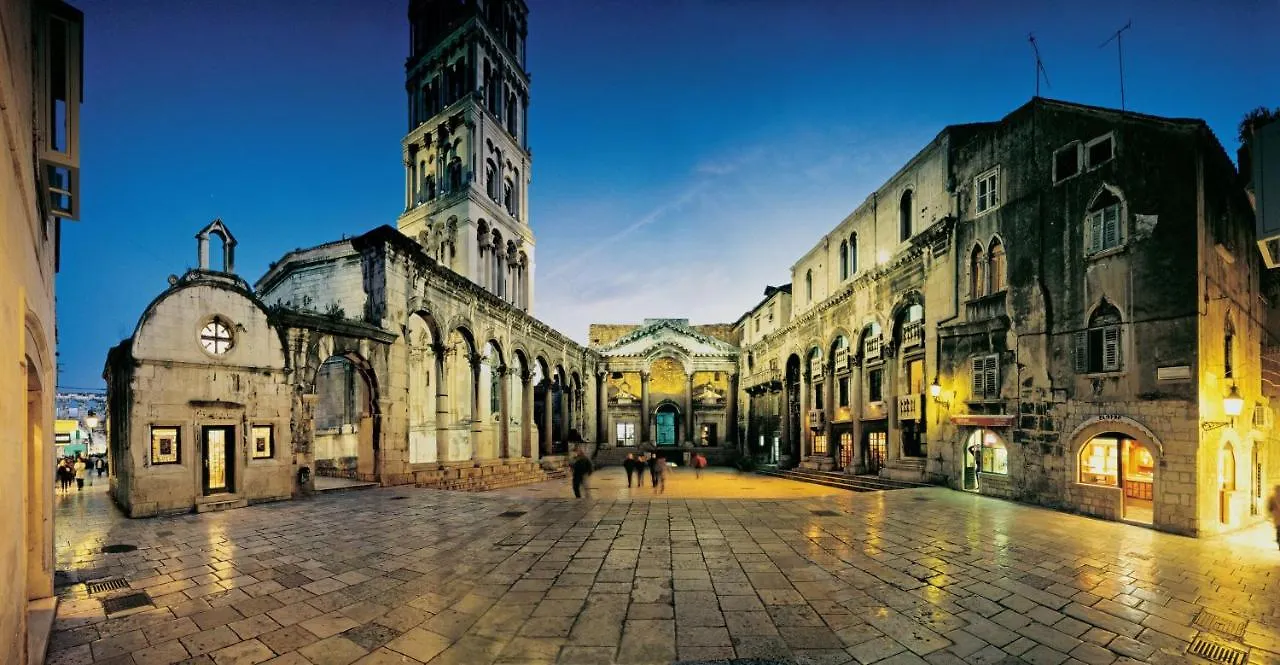 Diva Apartment With Free Private Parking Split