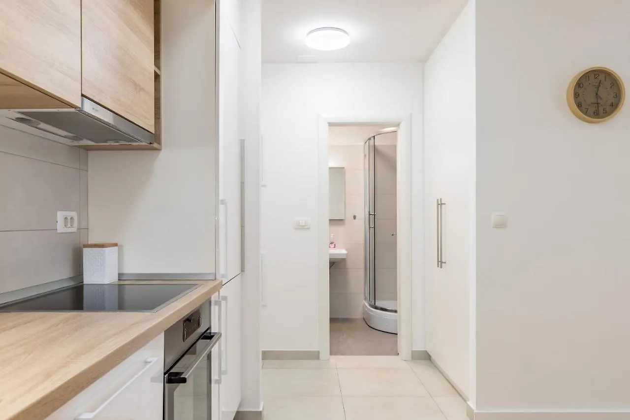 Diva Apartment With Free Private Parking Split
