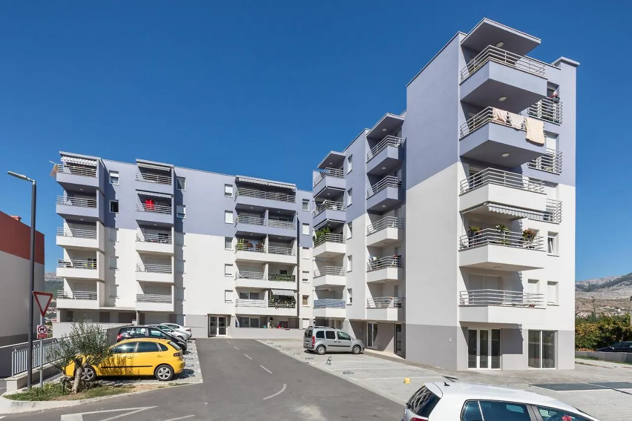 Diva Apartment With Free Private Parking Split