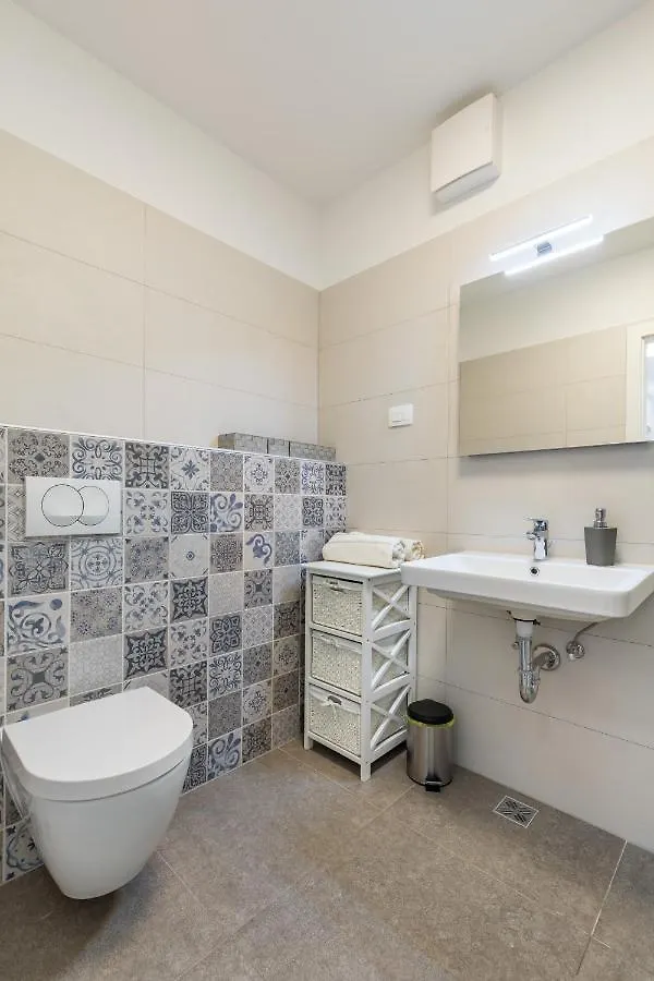 Diva Apartment With Free Private Parking Split