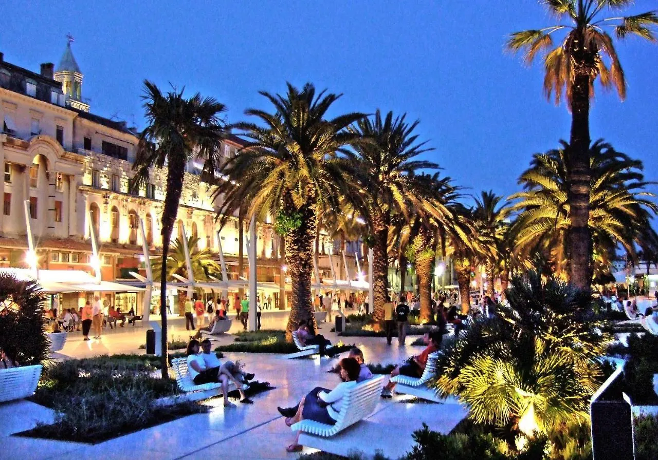 Diva Apartment With Free Private Parking Split